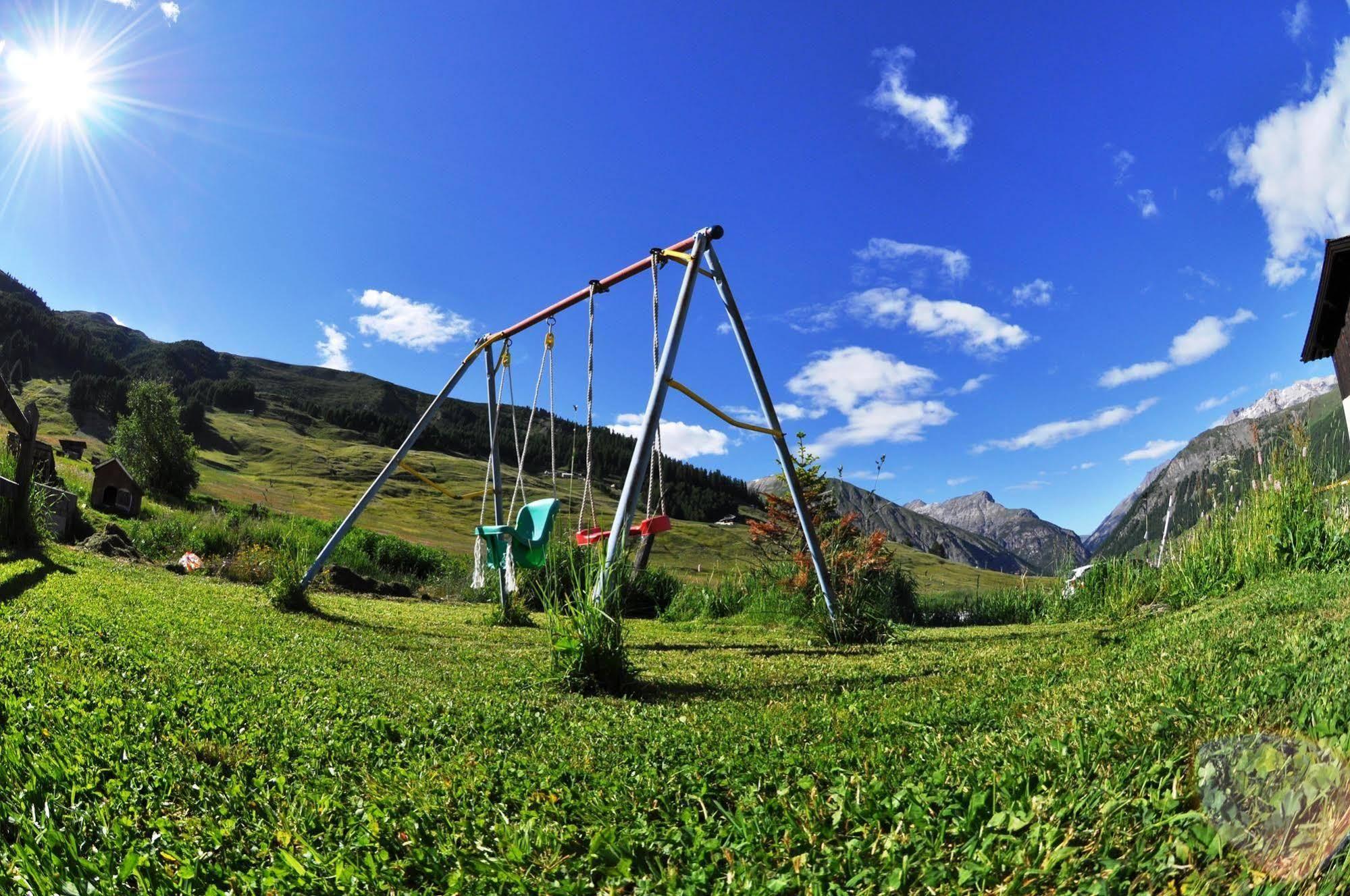 Alpen Royal Raggiungibile Con Gli Sci Ai Piedi Aparthotel Livigno Exterior foto